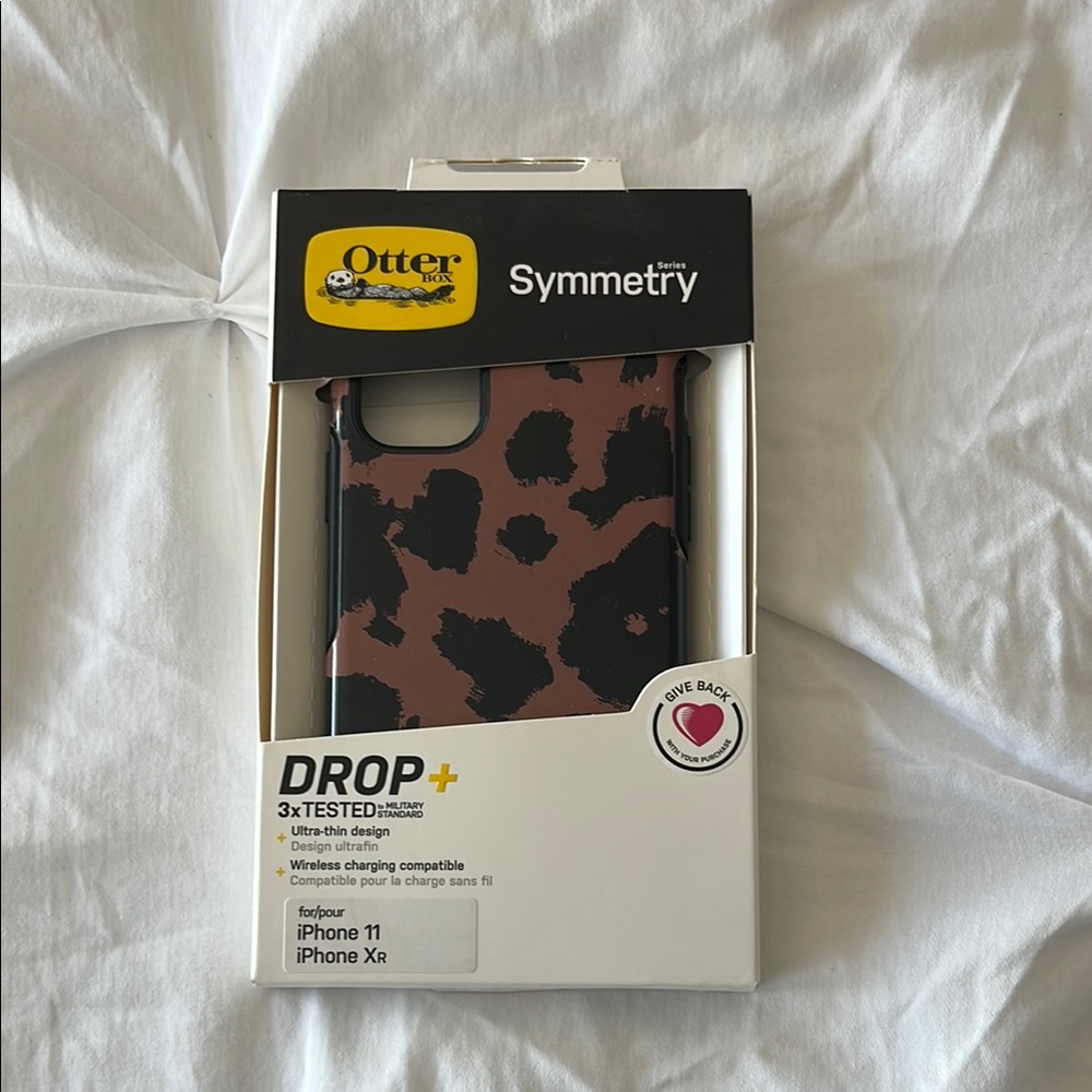 OtterBox iPhone 11 Leopard case black and brown